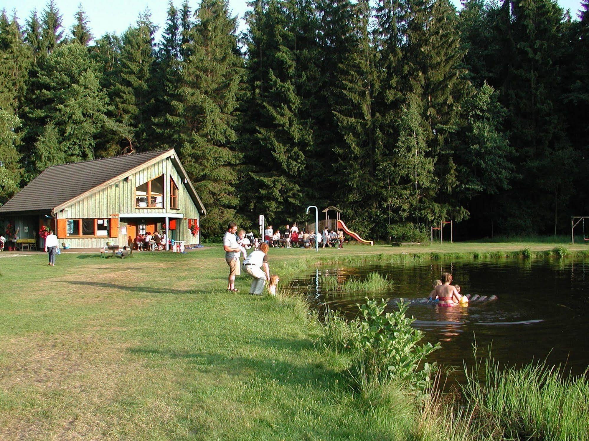 Antjes Schmankerlhotel Und Restaurant Tröstau Exterior foto