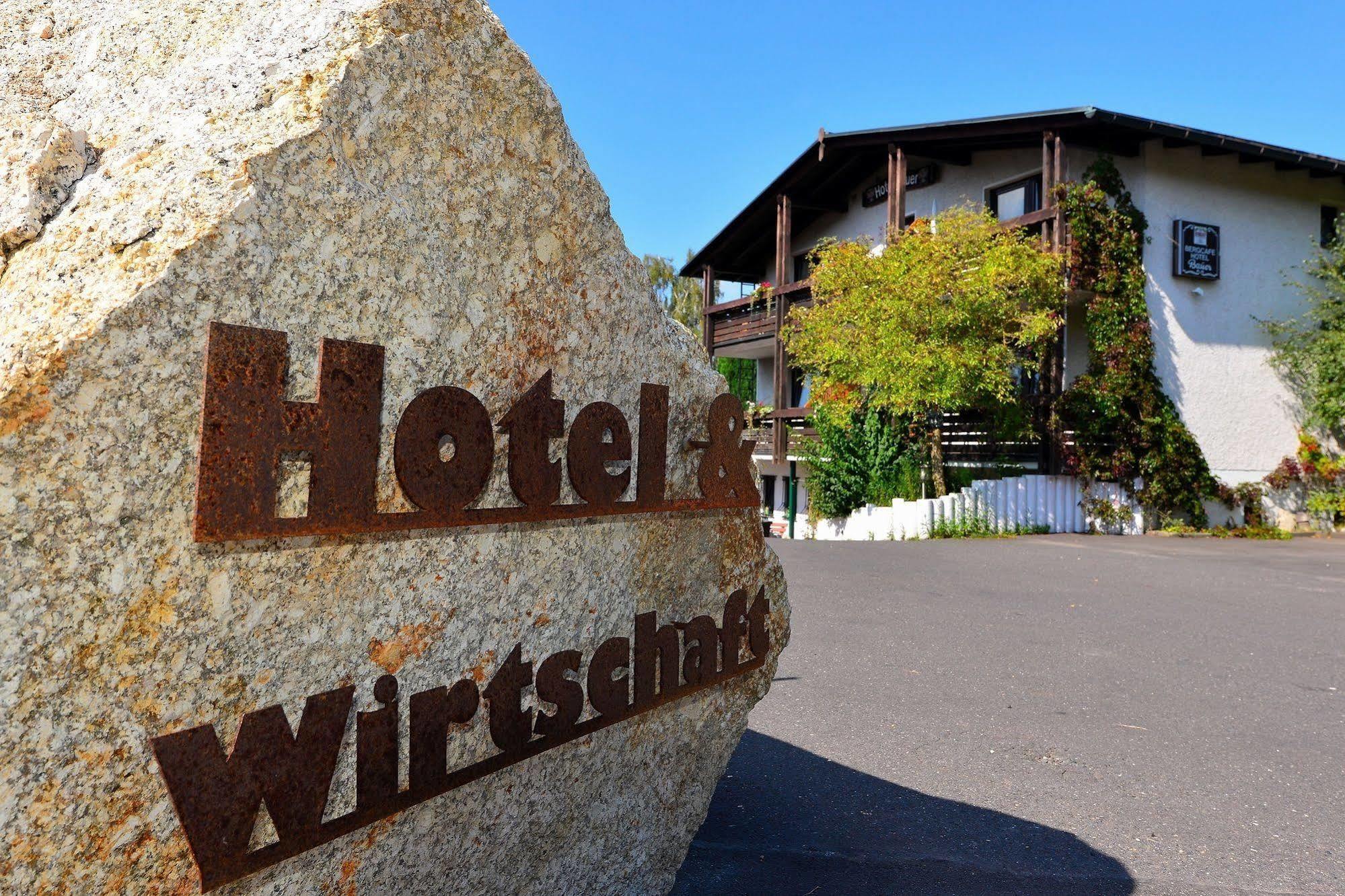 Antjes Schmankerlhotel Und Restaurant Tröstau Exterior foto